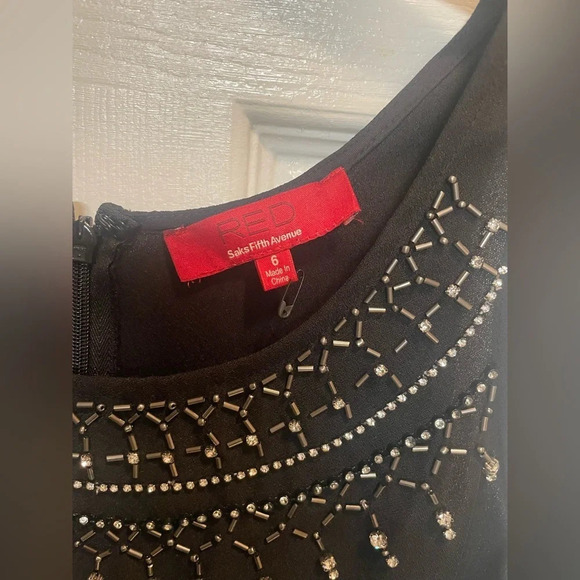 Red Saks Fifth Avenue black Romper with cutouts embellished neck Sz 6 - Picture 2 of 10